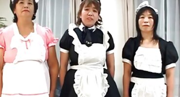 sex hiếp dâm jav Emily được phim zes fucked bởi một anh chàng da đen trên giường.
